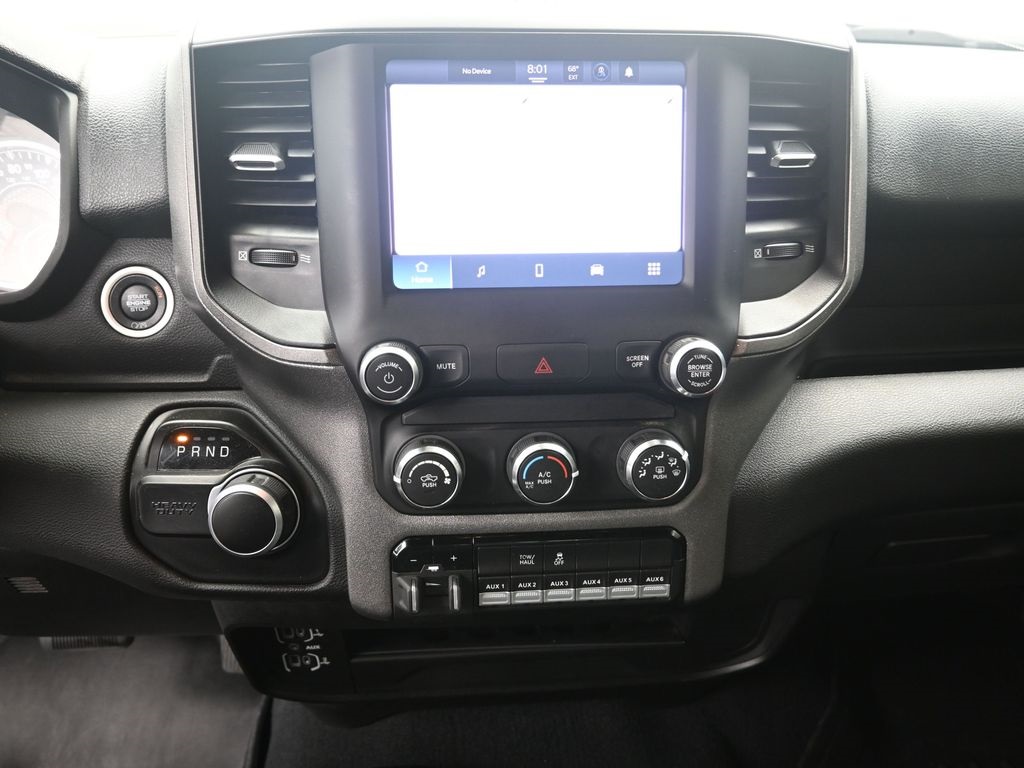 Vehicle image 34 of 40