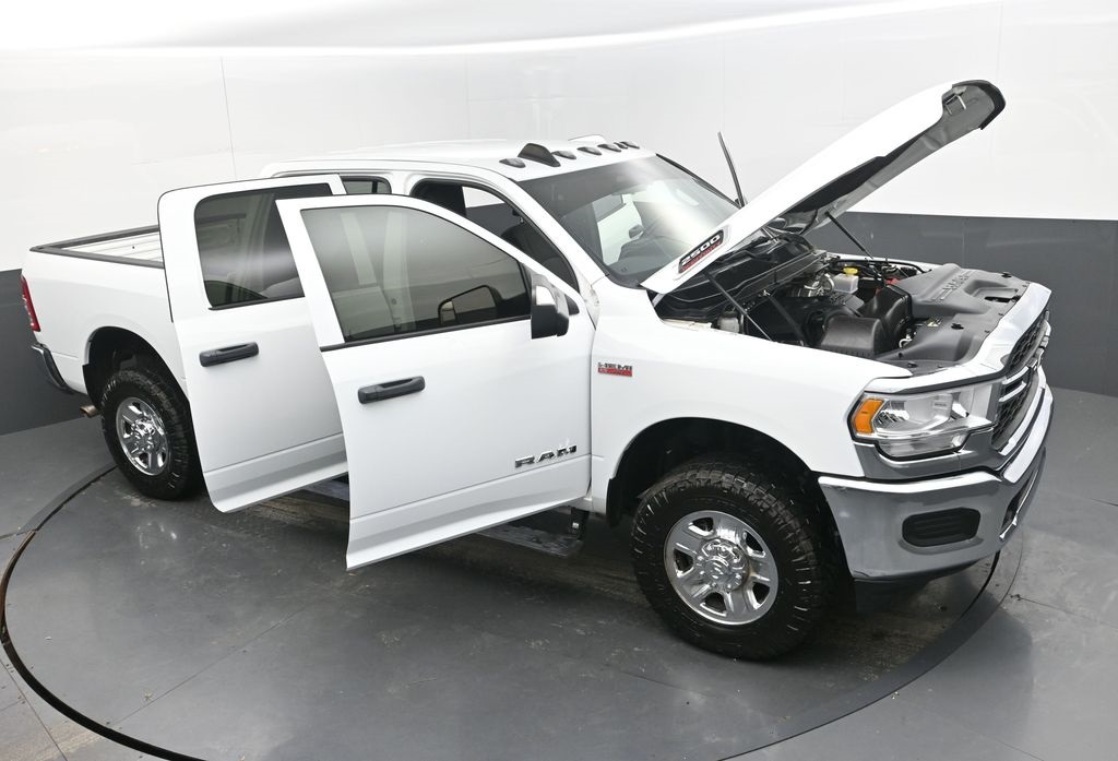 Vehicle image 6 of 40