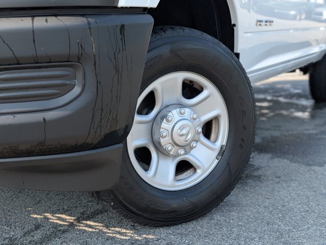 Vehicle image 12 of 40