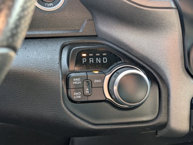 Vehicle image 19 of 40