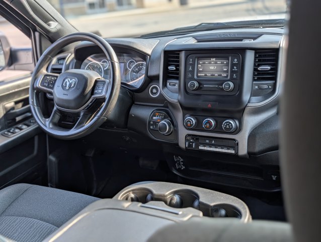 Vehicle image 13 of 40