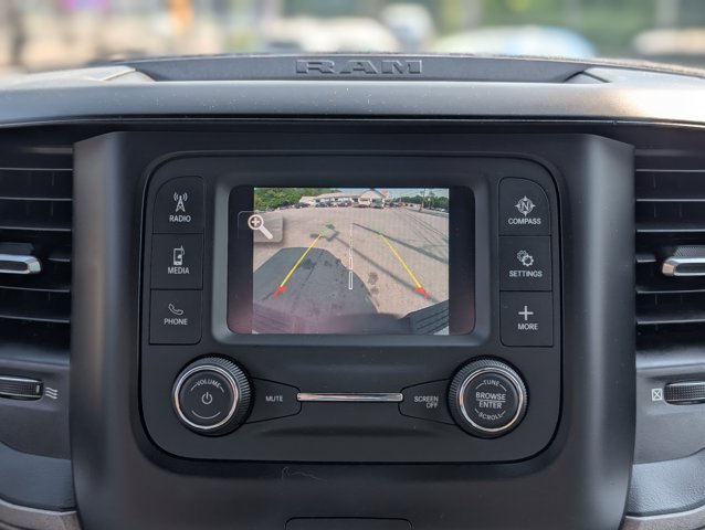 Vehicle image 10 of 40