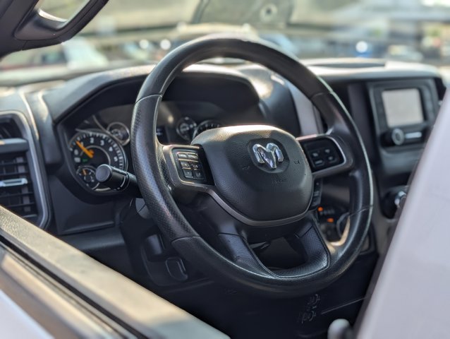 Vehicle image 14 of 40