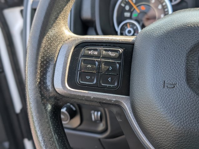 Vehicle image 17 of 40