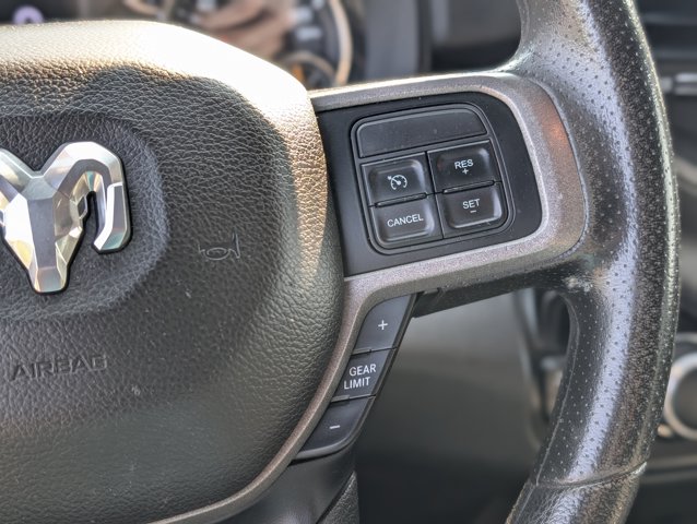 Vehicle image 16 of 40