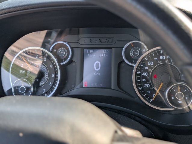 Vehicle image 15 of 40
