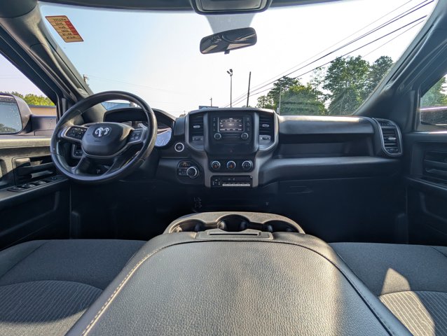 Vehicle image 9 of 40