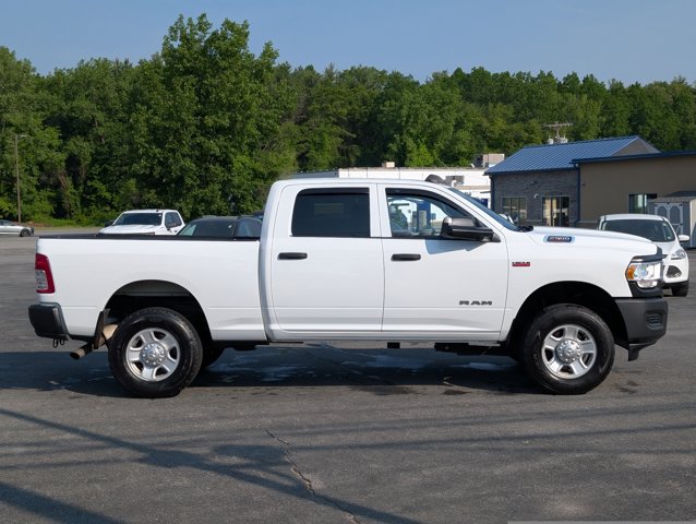 Vehicle image 4 of 40