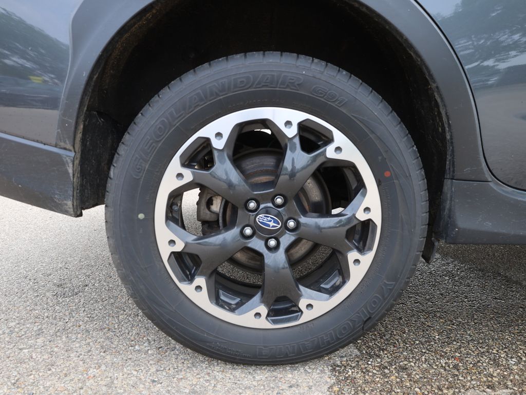 Vehicle image 10 of 41