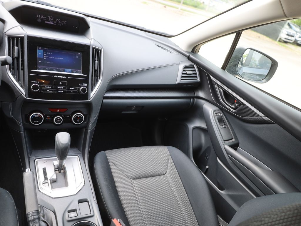 Vehicle image 22 of 41