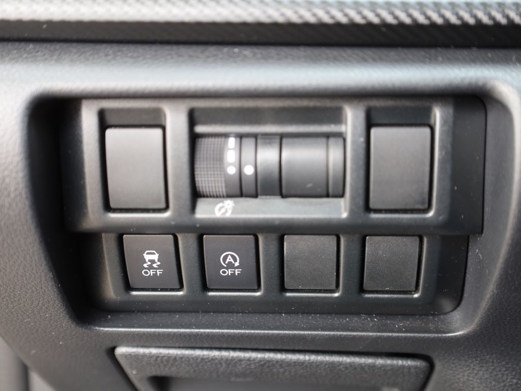 Vehicle image 33 of 41
