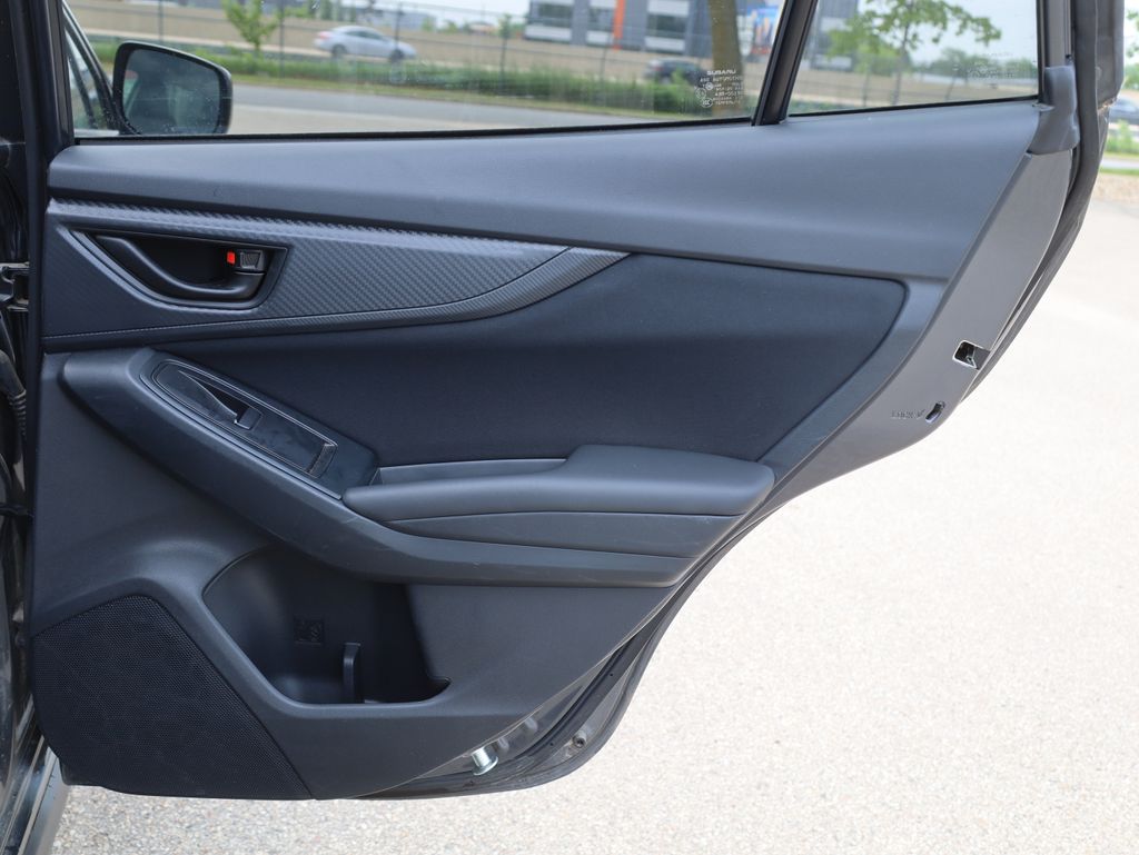 Vehicle image 31 of 41