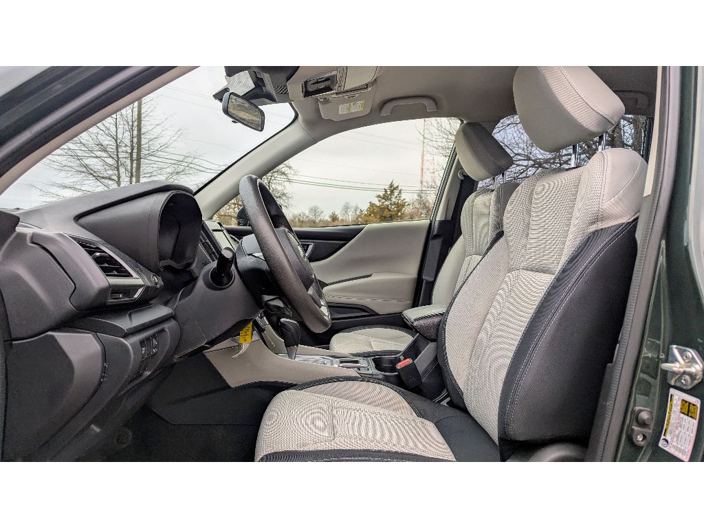 Vehicle image 14 of 30