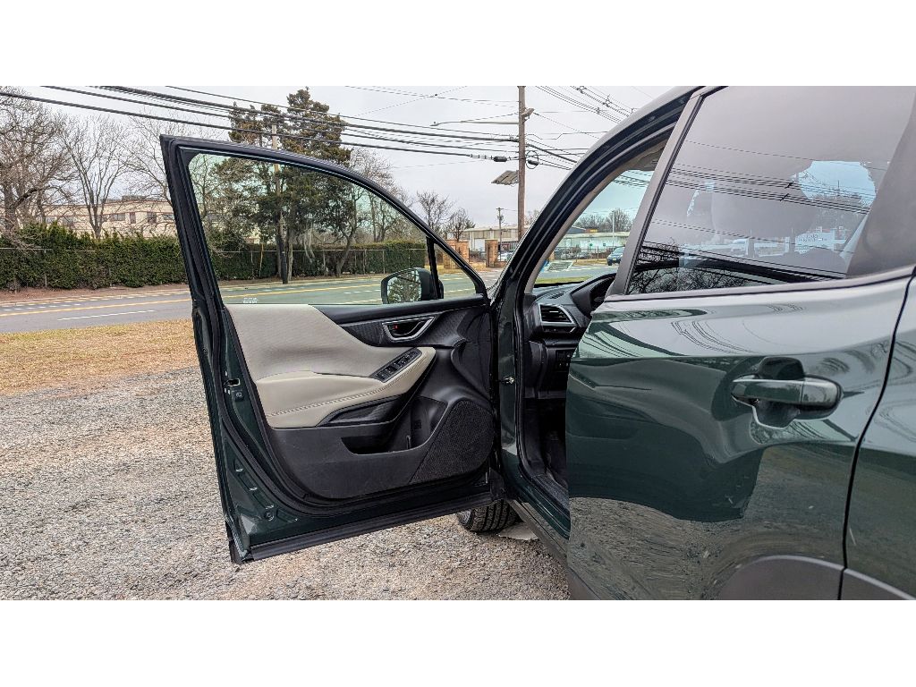 Vehicle image 9 of 30