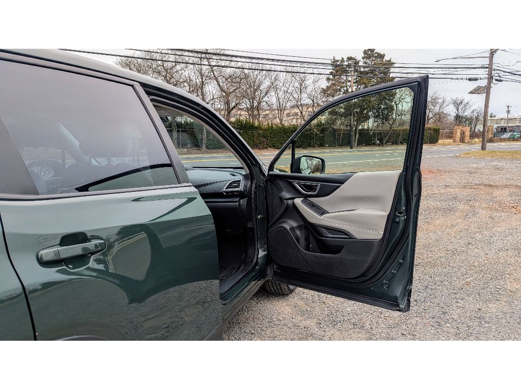 Vehicle image 11 of 30
