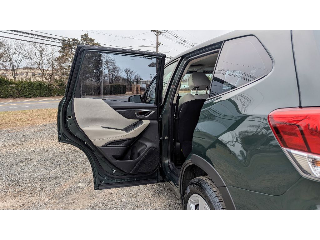 Vehicle image 10 of 30