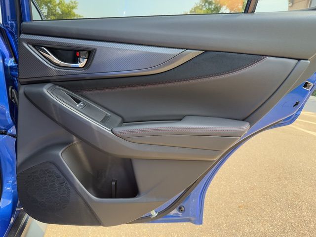 Vehicle image 33 of 58