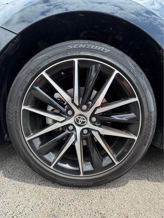 Vehicle image 16 of 20