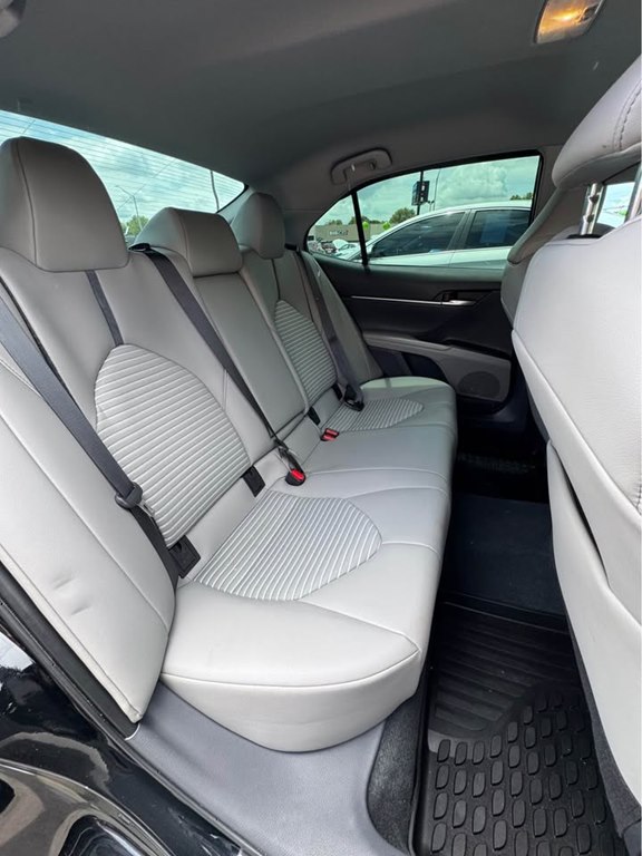 Vehicle image 13 of 20