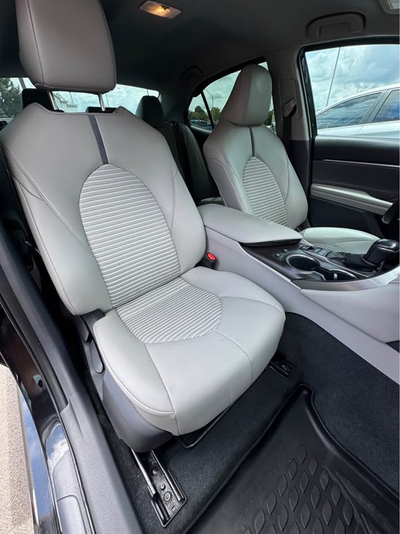 Vehicle image 19 of 20