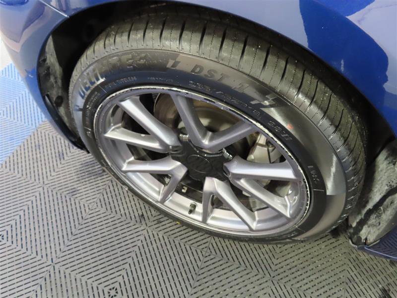 Vehicle image 8 of 32