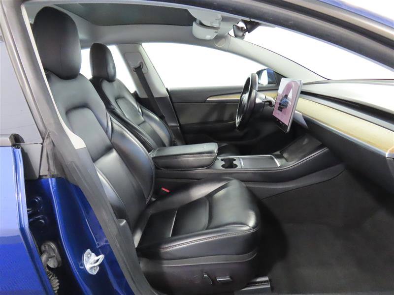 Vehicle image 31 of 32