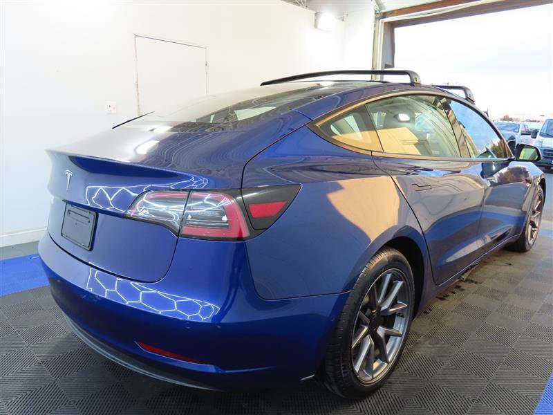 Vehicle image 6 of 32