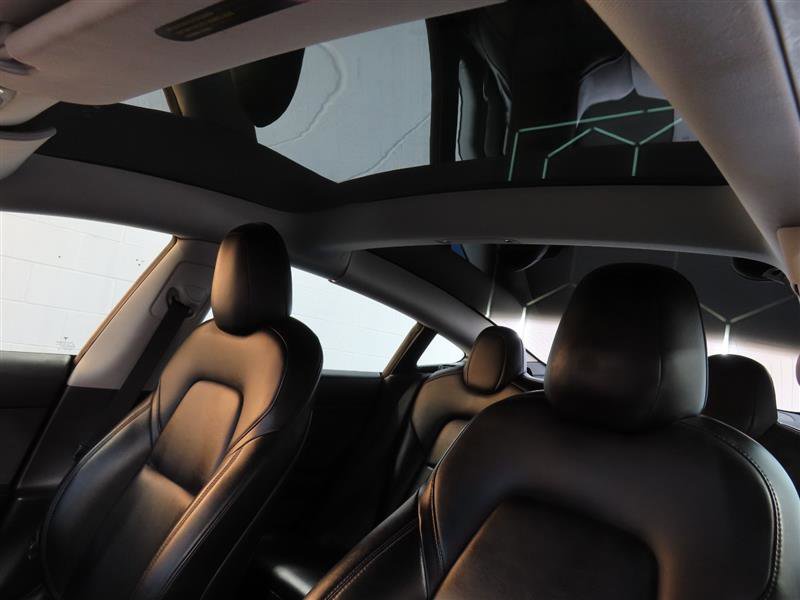 Vehicle image 16 of 32