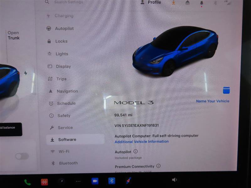 Vehicle image 22 of 32