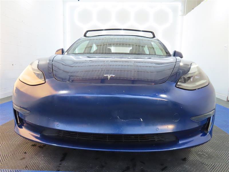 Vehicle image 3 of 32