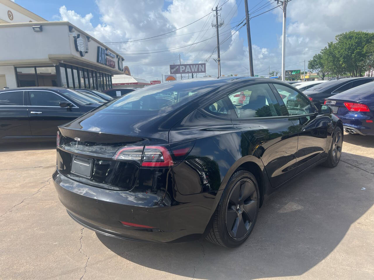 Vehicle image 4 of 21