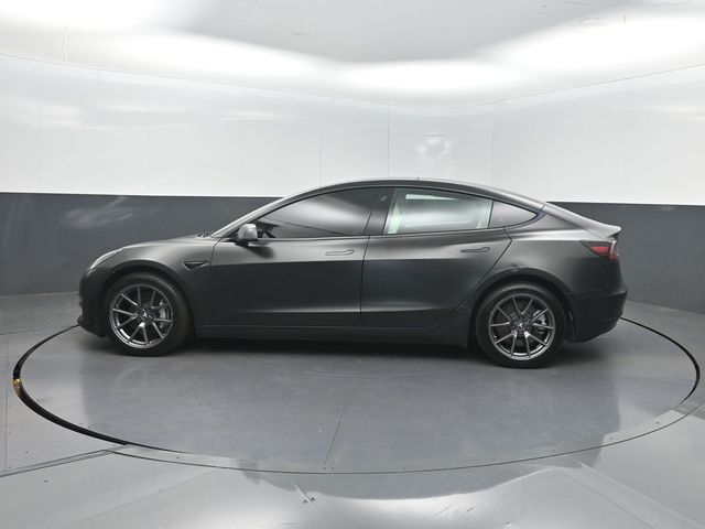 2022 Tesla Model 3 Long Range Image 2 of 34