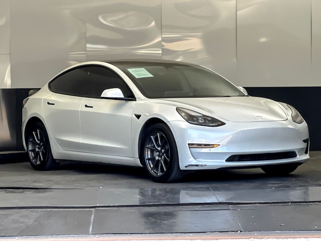 2022 Tesla Model 3 Long Range Image 3 of 26