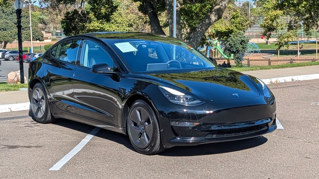 2022 Tesla Model 3 Long Range Image 3 of 33