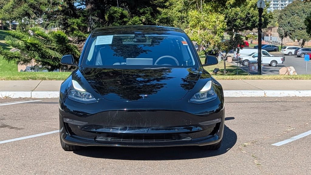 2022 Tesla Model 3 Long Range Image 2 of 33
