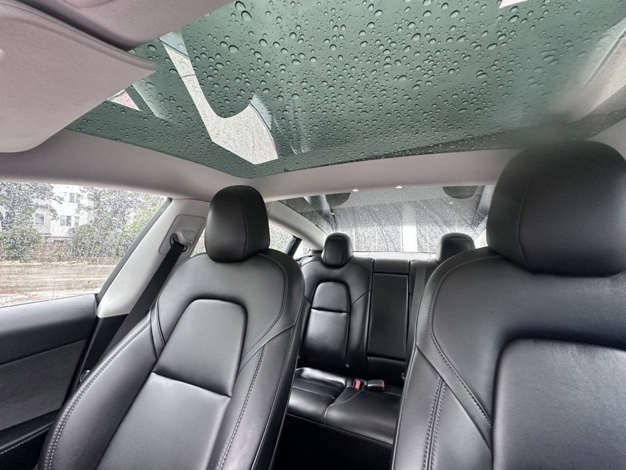 Vehicle image 24 of 27
