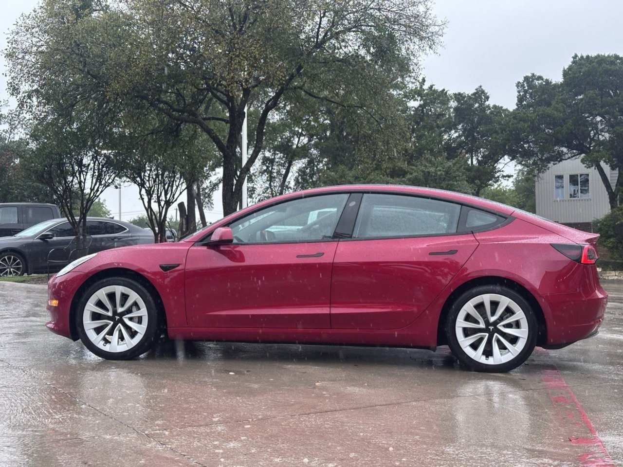 Vehicle image 10 of 27