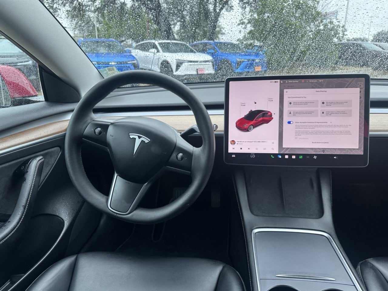Vehicle image 17 of 27