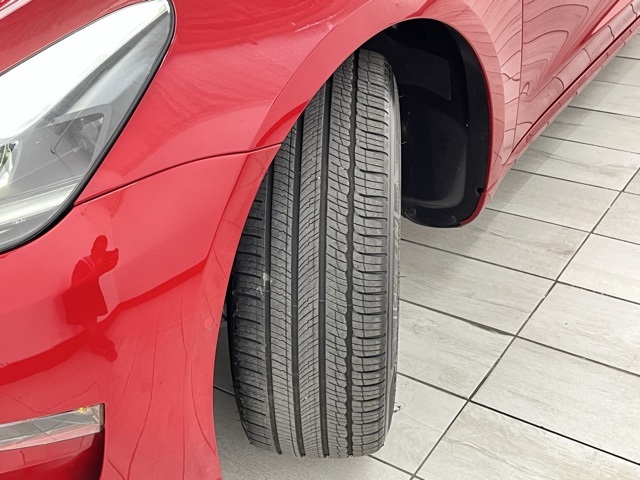 Vehicle image 79 of 92