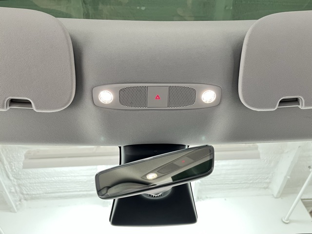 Vehicle image 66 of 92