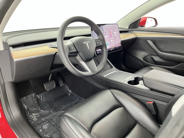 Vehicle image 18 of 92