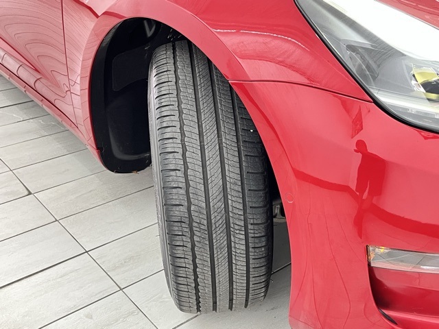 Vehicle image 84 of 92