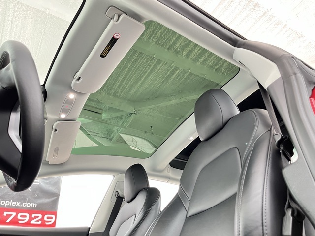 Vehicle image 46 of 92
