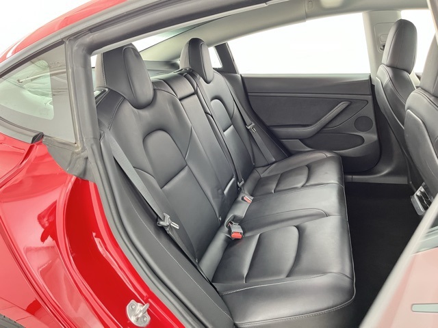 Vehicle image 72 of 92