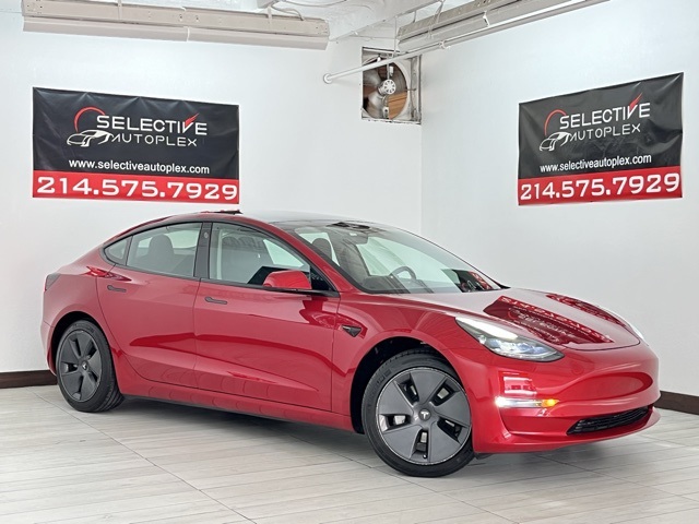 Vehicle image 4 of 92