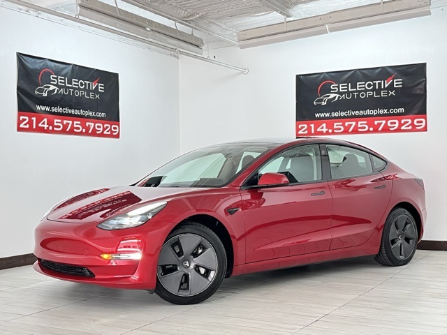 Vehicle image 2 of 92