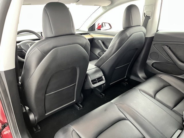 Vehicle image 68 of 92