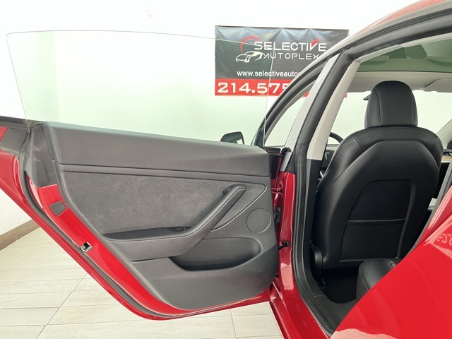Vehicle image 67 of 92