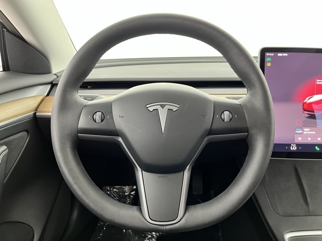 Vehicle image 51 of 92