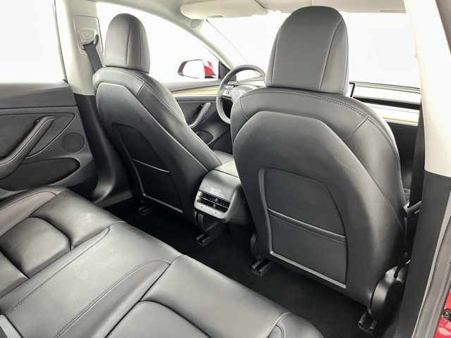 Vehicle image 73 of 92